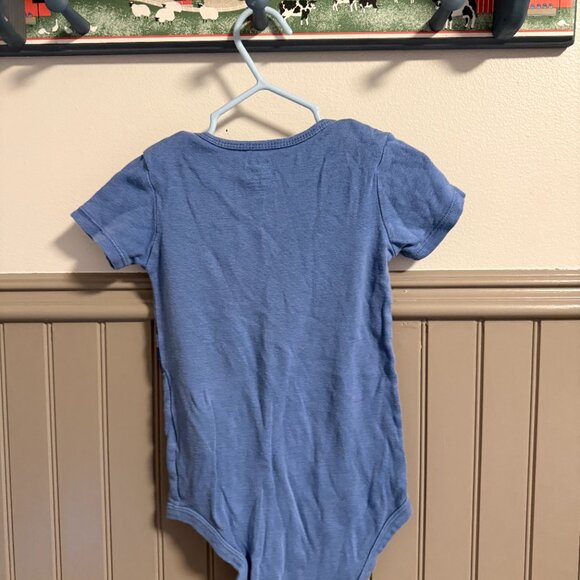 Carter's Short Sleeve Onesie | 24M | Blue Giraffe Graphic - Picture 2 of 2